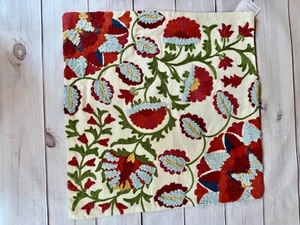 Pottery Barn Delilah Embroidered Pillow Cover 18"x18" - Picture 1 of 8