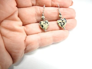 Pendientes colgantes vintage marrón beige negro piedra jaspe manchado corazón - Imagen 1 de 4