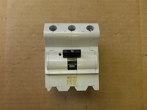 Federal Pacific NA NA330 3 polos 30 amperios disyuntor marco blanco - Imagen 1 de 1