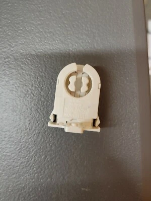 G13 Bi Pin Rotary Snap In Socket 6-Pack - Image 1 of 2