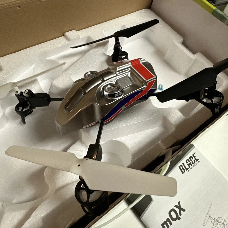 Cuádruple Blade mQx ultra micro AS3X BNF (BLH7500) Foto 1 de 3