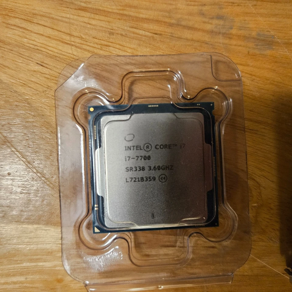 Intel Core I7 7700 Processor (3.60 GHz, 4 Cores, FCLGA1151) - SR338 - Image 1 of 1