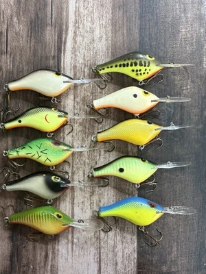 Vintage Poe’s 400 Crankbait Fishing lure Lot Of 10 - Image 1 of 2