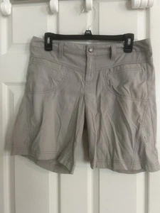 Athleta Dipper Bermuda Hiking Shorts Pockets Khaki Size 6 - Picture 1 of 4