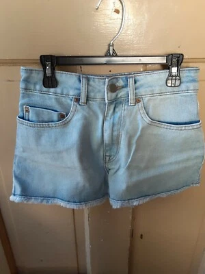ROXY Kissing The Swell Junior Denim Shorts Size Waist 24   NEW WITH TAGS - Image 1 of 2