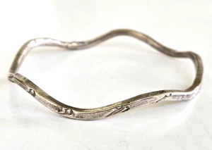 Vintage Mexico Silver Embossed Wavy 1/8" Thin Bangle Bracelet 7-7/8" 13.08gr - Picture 1 of 9