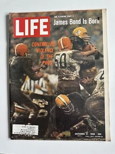 LIFE MAGAZINE October 14 1966 - Pro Football Ronald Reagan James Bond is Born - Picture 1 of 2