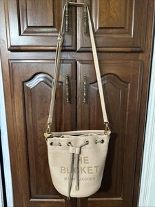 MARC JACOBS The Bucket Rose Leather Crossbody Bag - Picture 1 of 5