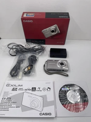 Casio EXILIM EX-Z75 7.2MP 3x Digital Camera - Silver - Image 1 of 4