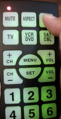 RADIO SHACK 15-310 Big-Button UNIVERSAL Remote Control Big Easy See Tested - Image 1 of 4