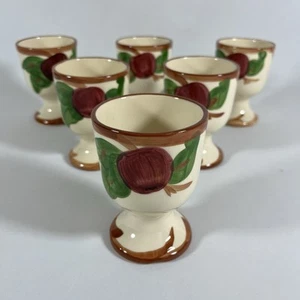 6 TAZZE UOVO vintage francescane in terracotta con piedi di MELA, alte 3-7/8" - Foto 1 di 10