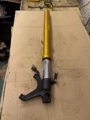 YAMAHA YZF R1 14B 2009 2010 2011 DORADO HORQUILLA DERECHA PIERNA SOPORTE RECTO BONITO Foto 1 de 4