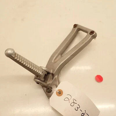 Clavija de pie pasajero izquierdo ducati 750 super sport ss ie 750ss ss750 con pernos Foto 1 de 4