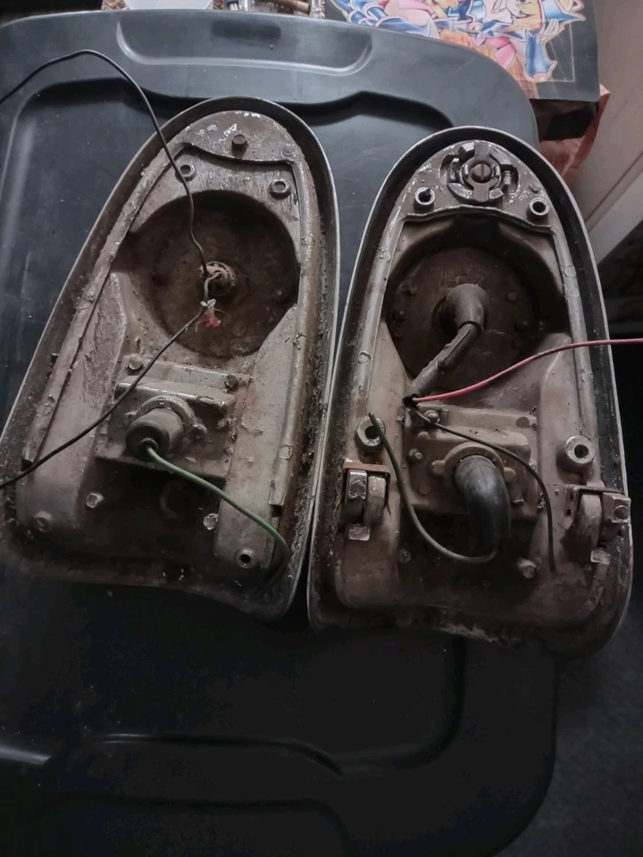 Luz traseira 1956 Bel Aire Chevrolet - Imagem 1 de 4