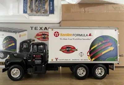 First Gear Texaco Yocum Oil Co. Mack R-600 Straight Truck 40th Anniversary - Изображение 1 из 4