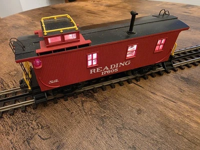Lionel 6-17605 Reading Standard O Lighted Caboose Wood Sided - Image 1 of 4