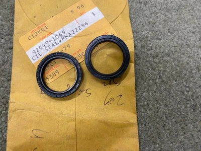 JUEGO DE 2 SELLOS DE BRAZO OSCILANTE KAWASAKI NOS GPZ750 GPZ550 KZ750 KZ650 KZ550 EN ZX KL Foto 1 de 2