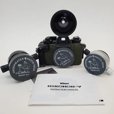 Cámara submarina Nikon Nikonos V verde 35 mm con 2 lentes Nikkor-UW, vista N15 Foto 1 de 4