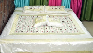 Juego de almohada de funda de cama de seda blanca bordada a mano completa reina de la India - Imagen 1 de 7