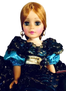 Muñeca Madame Alexander Medianoche 2256 Negro Encaje en Vestido Azul 21 pulgadas 1990 Exquisita - Imagen 1 de 23