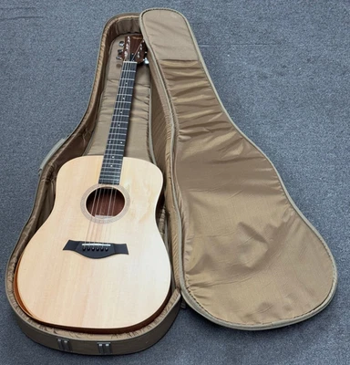 TAYLOR ACADEMY 10 ACOUSTIC GUITAR + TAYLOR BAG USED CONDITION - Image 1 of 4