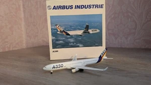 Herpa Wings 1:500 Airbus Industrie A330 508308 - Picture 1 of 12