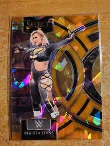 2024 Select WWE Nikkita Lyons Premier naranja hielo agrietado Prizm #142 - Imagen 1 de 1