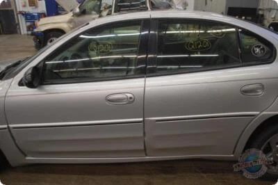 Brazo de control inferior inferior delantero izquierdo usado delantero se adapta a: Pontiac Grand am VIN N 2003 Foto 1 de 4