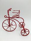 vintage Mini tricycle métal rouge 5 1/2" T x 5 3/4" L - roues bougent - a usure de peinture