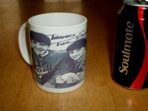THE BEATLES - PHOTO PLUS AUTOGRAPHS, Ceramic Coffee Cup / Mug, VINTAGE - Picture 1 of 11