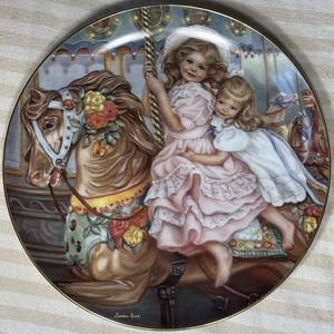 Piatto 9,5" Reco "Carousel Magic" di Sandra Kuck 1987 - Foto 1 di 2