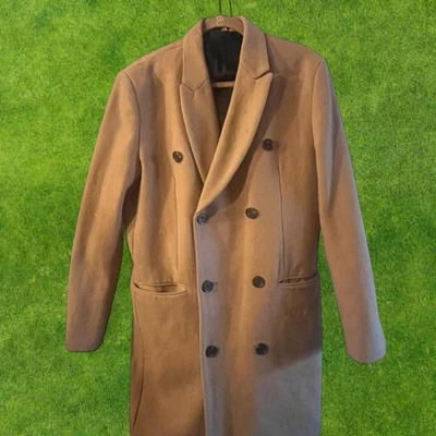Trench coat tostado + negro de ASOS — Blockette/invierno neutro/ropa de calle clásica Foto 1 de 4