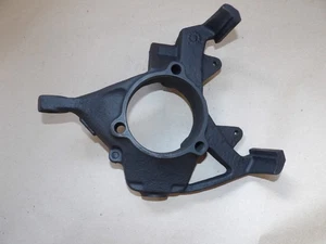 DRIVERS Side Front Steering Spindle 4x4 Jeep Cherokee 1990-2006 Wrangler w/oABS - Picture 1 of 3
