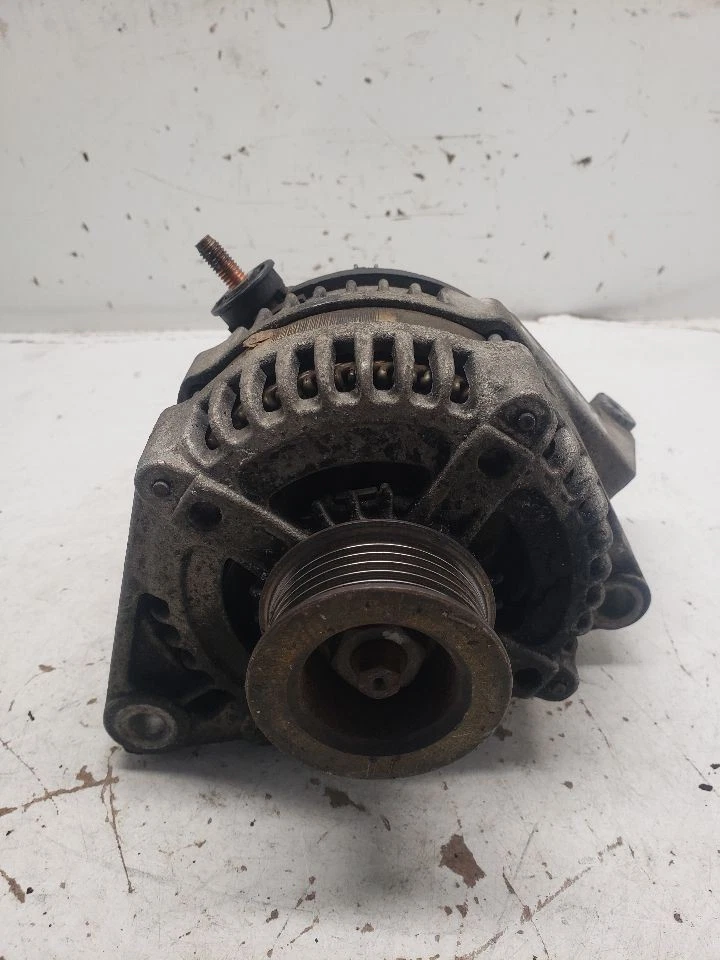 Alternador compatible con 02-04 06-12 LIBERTY 1409944 Foto 1 de 4