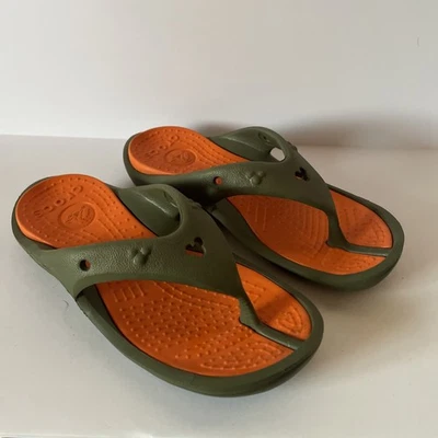 Sandalias Tanga Disney Mickey Mouse Crocs Chanclas Talla W8 M6 Verde Naranja Foto 1 de 4