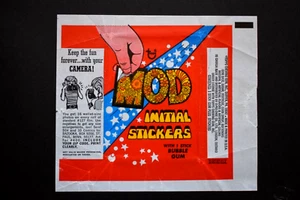 1972 TOPPS *MOD INITIAL STICKERS* WAX WRAPPER (Free Camera ad) **RARE** - Picture 1 of 2