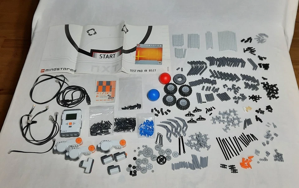 LEGO MINDSTORMS 8527: Mindstorms NXT - Incomplete  - Image 1 of 4