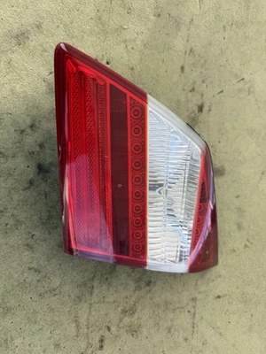 2012-2014 Hyundai Genesis Passenger Right Side Taillight Assembly 92404-3M22 Oem - Image 1 of 4