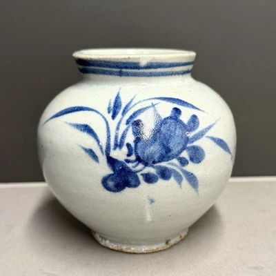 Tarro de porcelana azul y blanco coreano de 4" - dinastía Joseon Foto 1 de 4