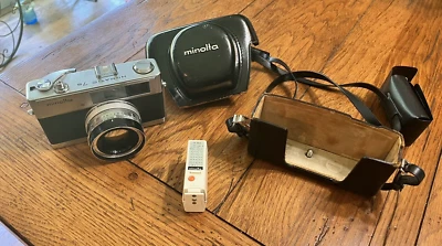 MINOLAT HI-MATIC 7S  F/1.8 45MM RANGEFINDER 35MM FILM CAMERA SILVER - Image 1 of 4