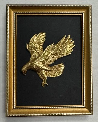 Cuadro enmarcado pequeño Gold Eagle Royal Hampshire efecto 3D 3,5 x 4,5 Foto 1 de 4