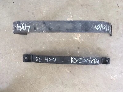 Nissan Xterra 2010 4x2 4 puertas correas para tanque de gasolina Foto 1 de 4