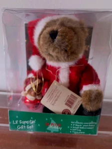 JUNGEN HOLIDAY LIL SUMPTIN GESCHENKSET MIT PLÜSCH-ORNAMENT-GESCHENKTÜTE - Bild 1 von 3