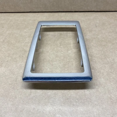 Palanca de cambios Navigator 2005-2006 bisel cromado 5L74-78045K08-AC Foto 1 de 4