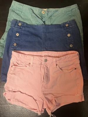 womens size 6 shorts bundle 3 Pairs - Image 1 of 4