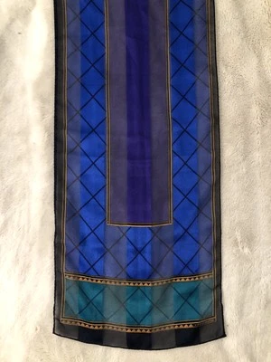 "Bufanda Liz Clairborne con forma rectangular 13"" X 57"" patrón multicolor" Foto 1 de 4