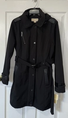 Jaqueta de chuva Michael Kors feminina com capuz resistente à água trincheira preta tamanho G. Nova - Imagem 1 de 4