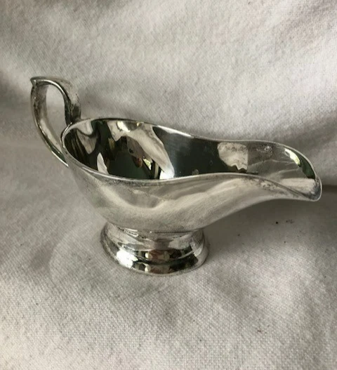 老式银色 Gravy 船酱服务器带手柄和脚底座 — 第 1/4 张图片