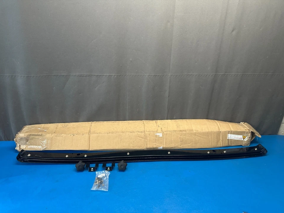 Canal de cabezal de parabrisas sin taladro Bestop 5124301 para Jeep Wrangler 2007-2018 Foto 1 de 4