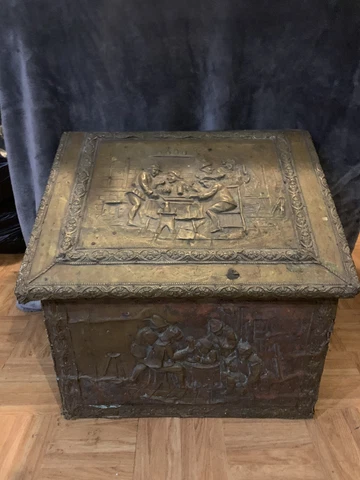 Antique Brass Metal on Wood Kindling/Coal/Firewood Storage Box Raised Brass Wow Cover